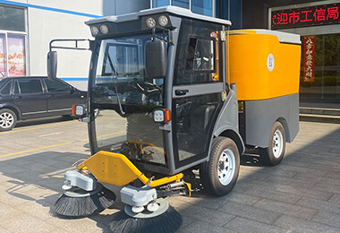 福州市環(huán)境衛(wèi)生中心鉸接式掃路車MN-JS1800案例